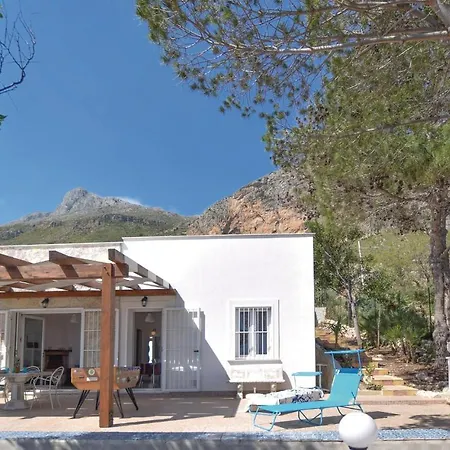 2 Bedroom Awesome In San Vito Lo Capo -tp- Holiday home *