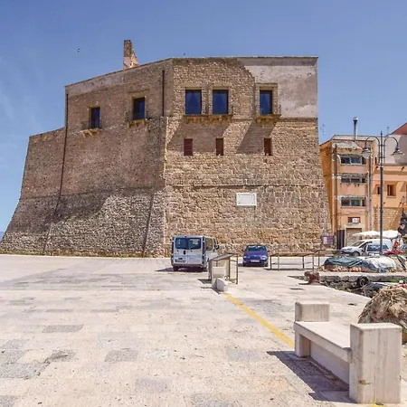 2 Bedroom Awesome In San Vito Lo Capo -tp- Сasa de vacaciones *